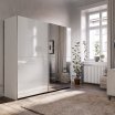 Biała szafa przesuwna z lustrem 190 cm, 2 drążki, 2 półki